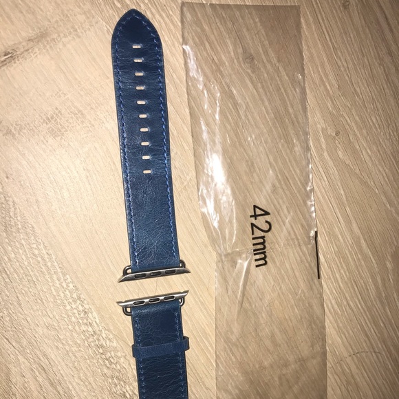 ✨Genuine Blue Leather Apple Watch Band 42MM✨ - Picture 3 of 8